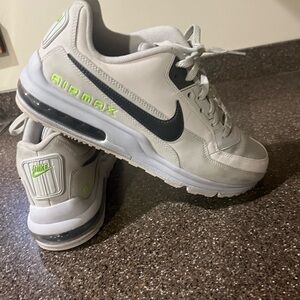 Nike Air Max - Men’s 11 - Gray and Green. Excellent Conditions